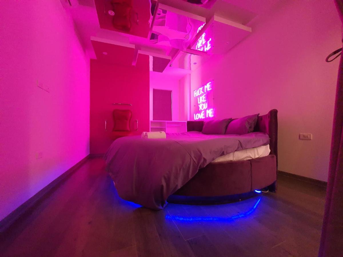 Liebeshotel 69 Boutique Hanoi